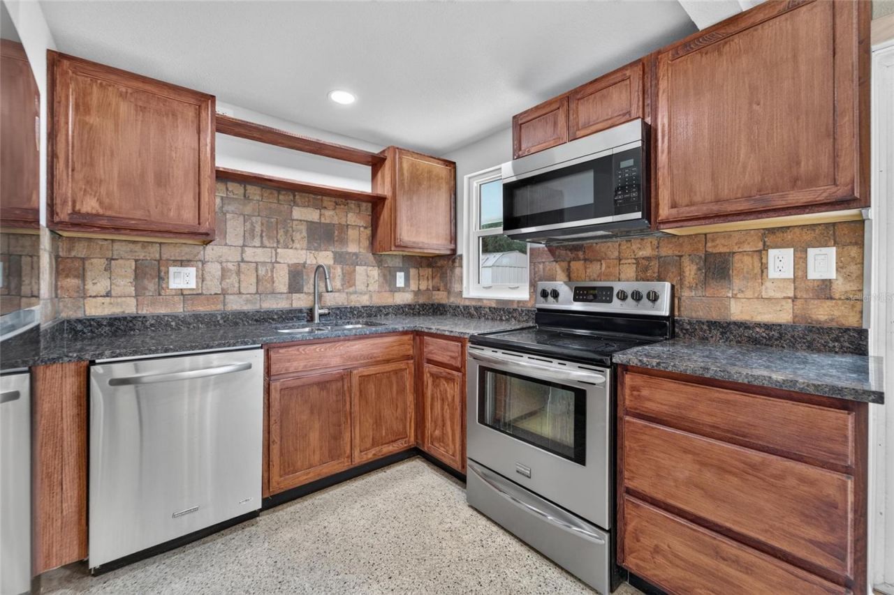 506 Shamrock Road, Brandon, FL 33511 Photo