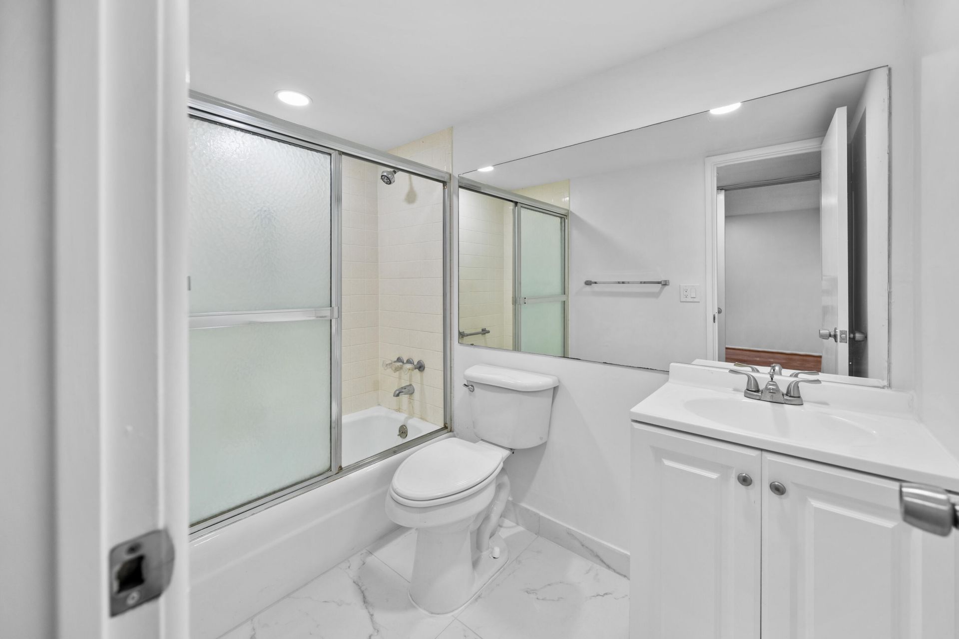 2540 Boundbrook Boulevard, Unit 110, Palm Springs, FL 33406 Photo