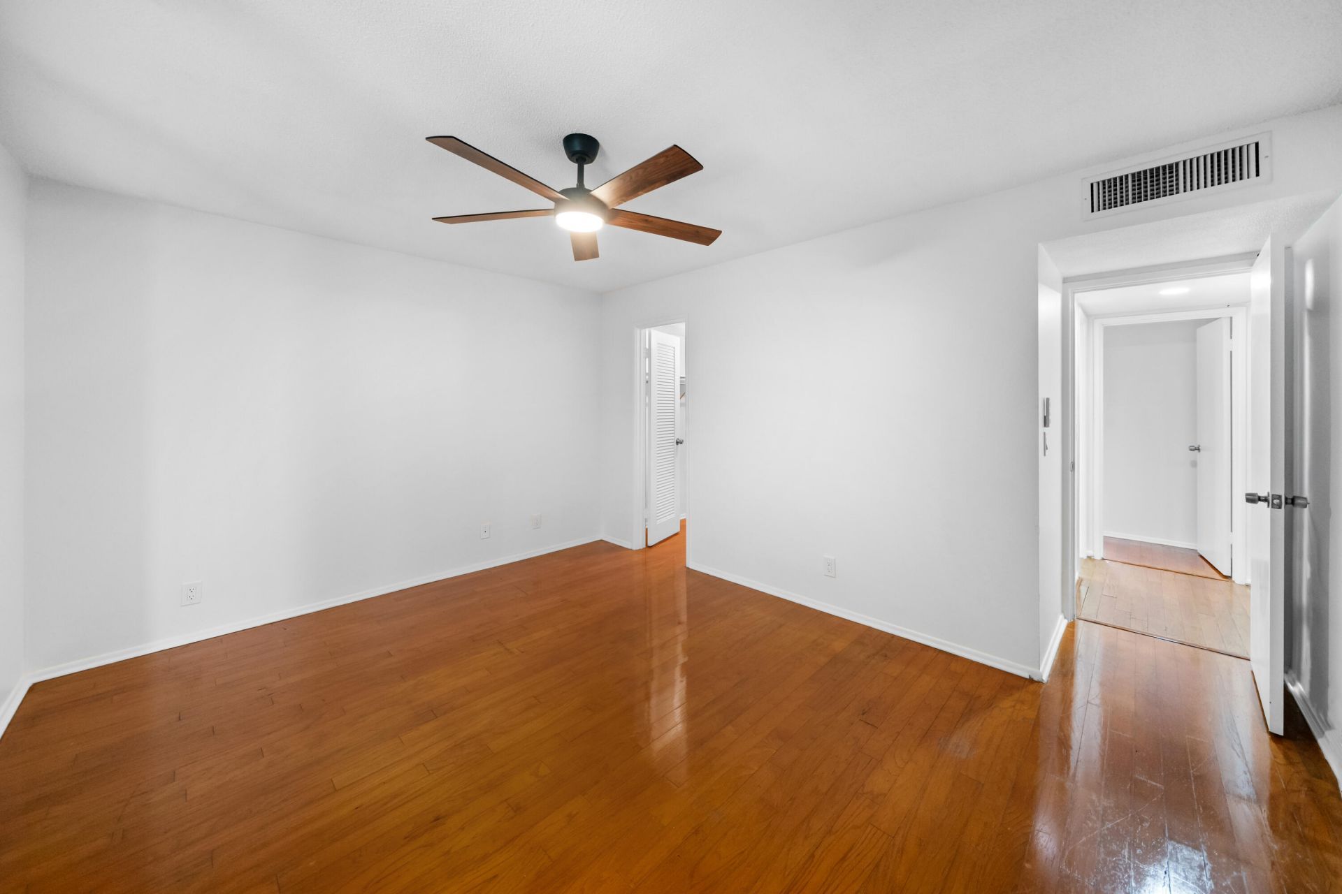 2540 Boundbrook Boulevard, Unit 110, Palm Springs, FL 33406 Photo