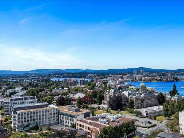 647 Michigan St, Unit #2104, Victoria, BC V8V 1S9