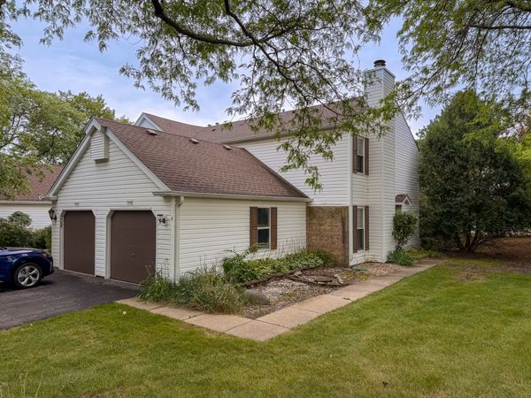 2436 Devonshire Court , Aurora, IL 60502