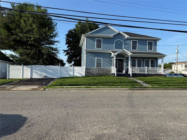 139 maple Avenue , Bethpage, NY 11714