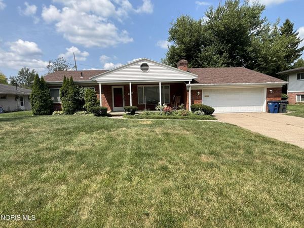 2421 Valley Brook Drive , Toledo, OH 43615