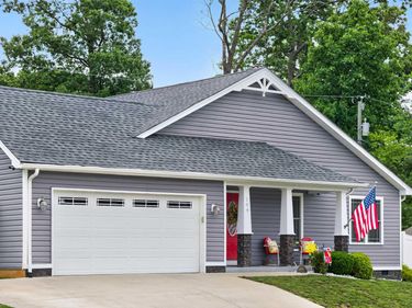 104 OAKSTONE RUN , Staunton, VA 24401