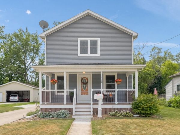 122 E Kent Street, Grand Ledge, MI 48837