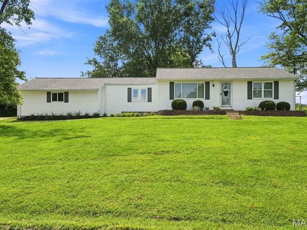 5116 Kempf Drive, Mehlville, MO 63128