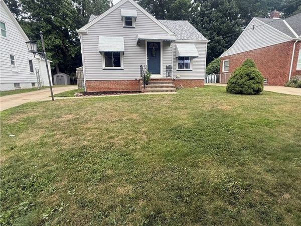 3312 Hearthstone Road , Parma, OH 44134