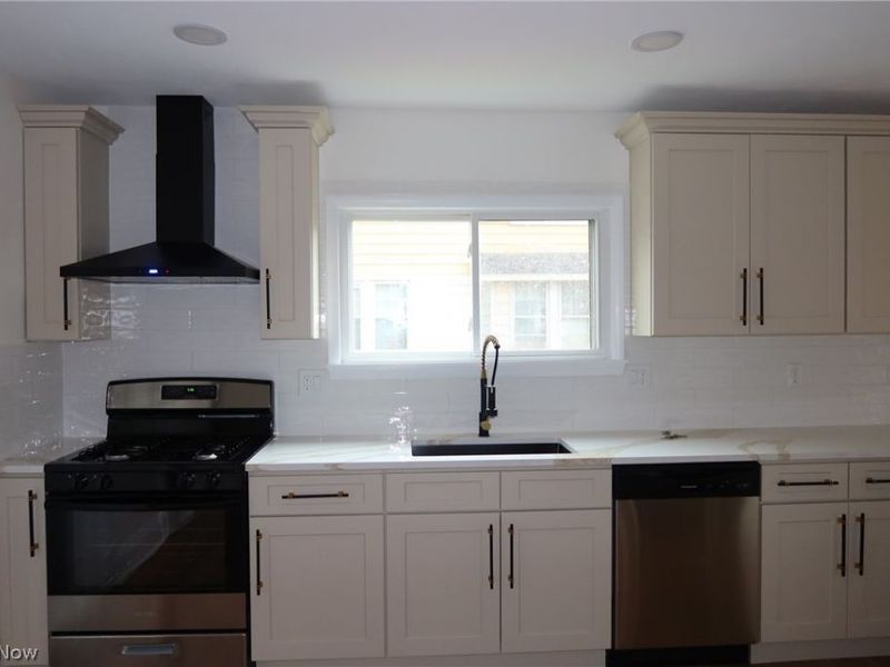 7402 Stone Road, Independence, OH 44131 Photo 8