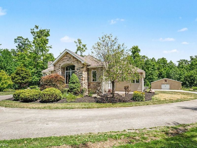 13945 Butternut Road, Burton, OH 44021 Photo 3