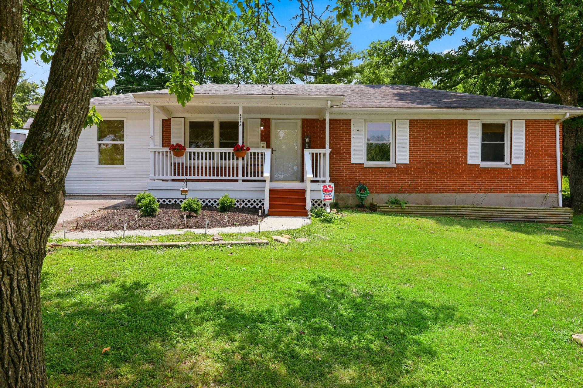 352 Ridgewood Drive, Versailles, KY 40383