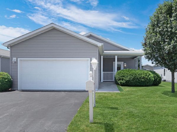 1810 Blue Ribbon Lane , Grayslake, IL 60030