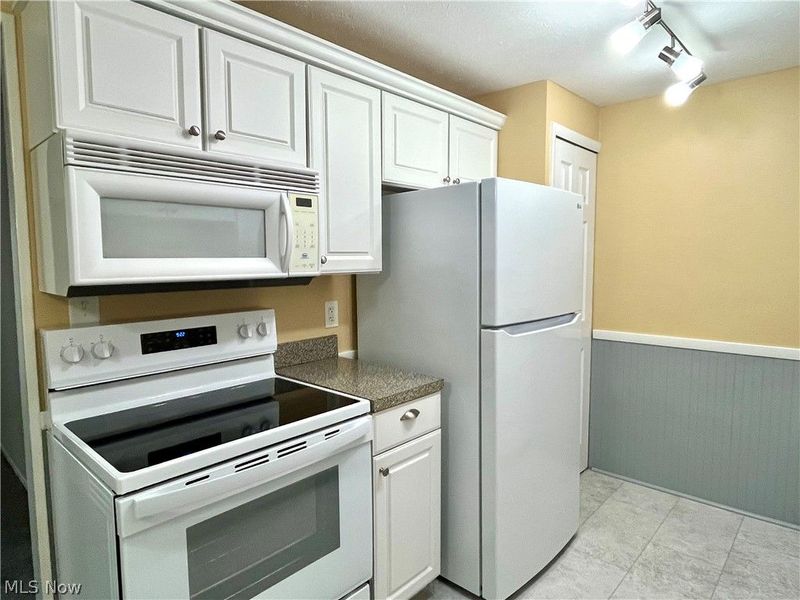 9701 Sunrise Boulevard , North Royalton, OH 44133 Photo 5