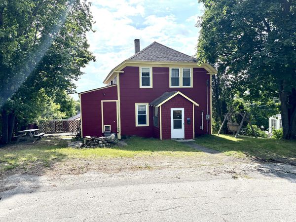 85 School Street , Millinocket, ME 04462