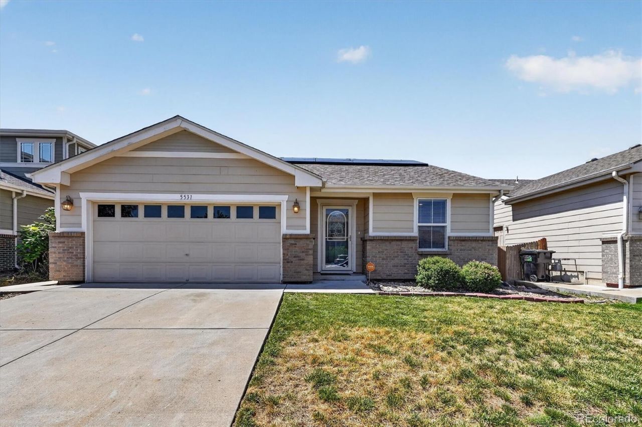 5531 Lewiston Court, Denver, CO 80239 Main Photo