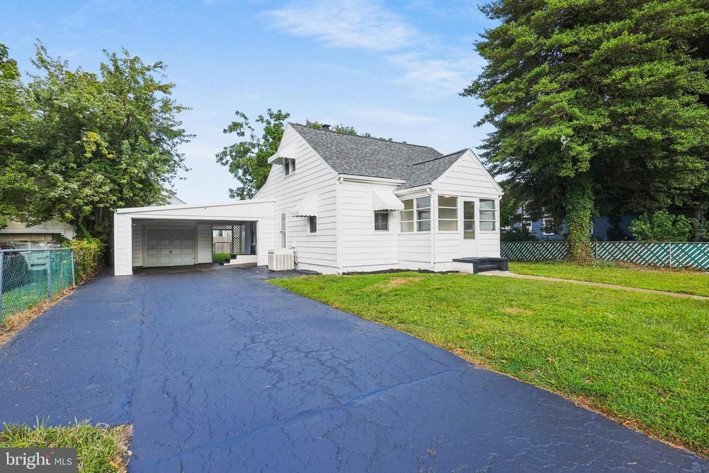 311 Minquadale Boulevard, New Castle, DE 19720 Main Photo