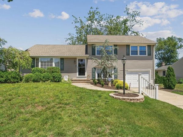 204 DICKENS DRIVE, DELRAN, NJ 08075