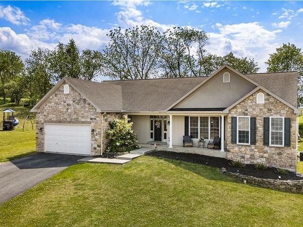 54 WALNUT DR W , BERNVILLE, PA 19506