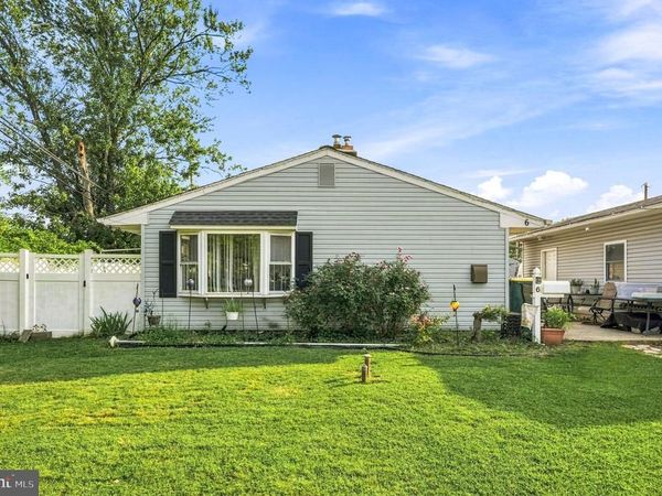 6 IDLEWILD ROAD, LEVITTOWN, PA 19057