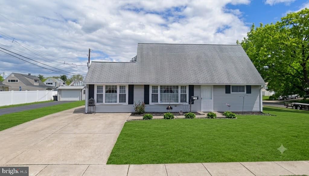 10 NEW POND LANE , LEVITTOWN, PA 19054