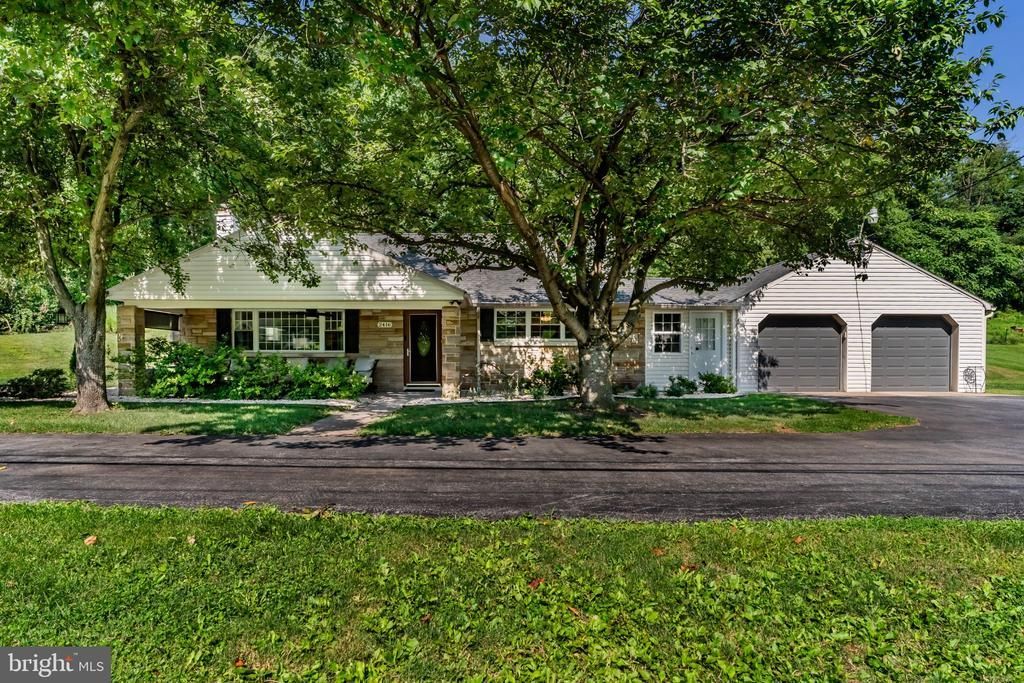 2416 CHURCH ROAD, HUMMELSTOWN, PA 17036