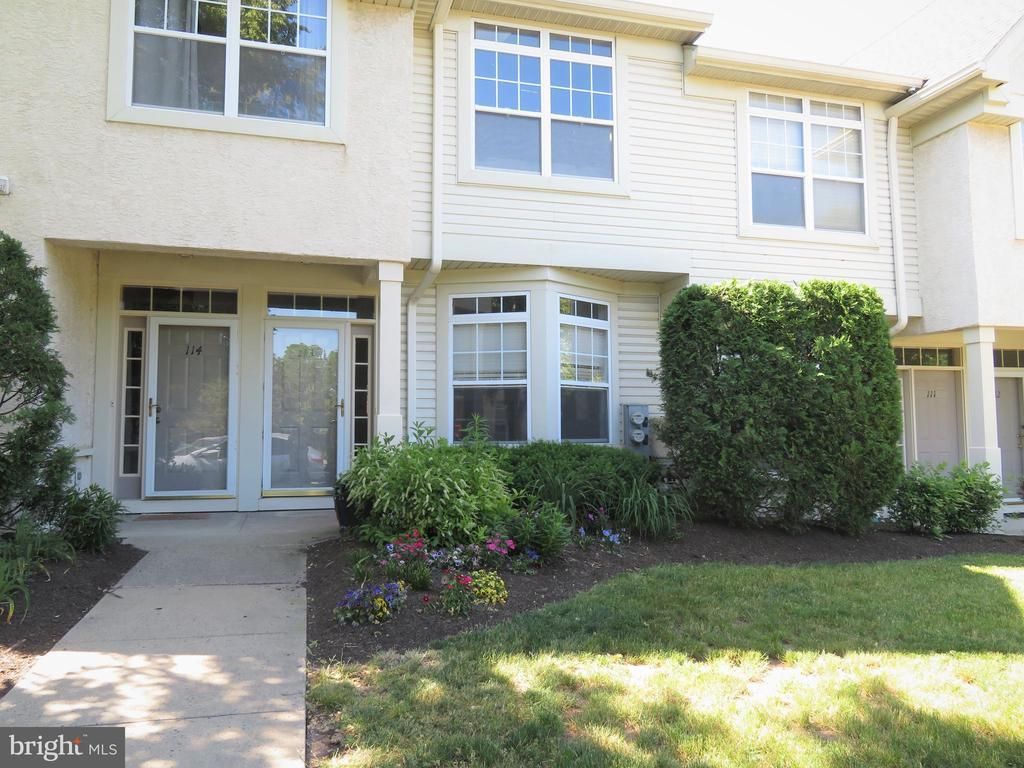 113 DRESHER WOODS DRIVE , DRESHER, PA 19025