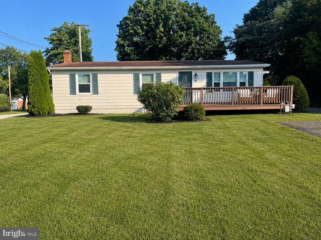 85 CEMETERY AVENUE , STEWARTSTOWN, PA 17363