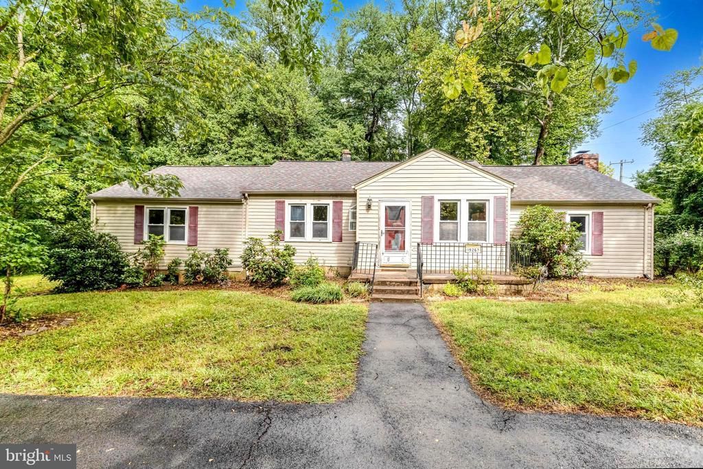 19267 Mockingbird Heights Road, Triangle, VA 22172 Main Photo