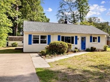 63 N CEDAR LANE , COLONIAL BEACH, VA 22443