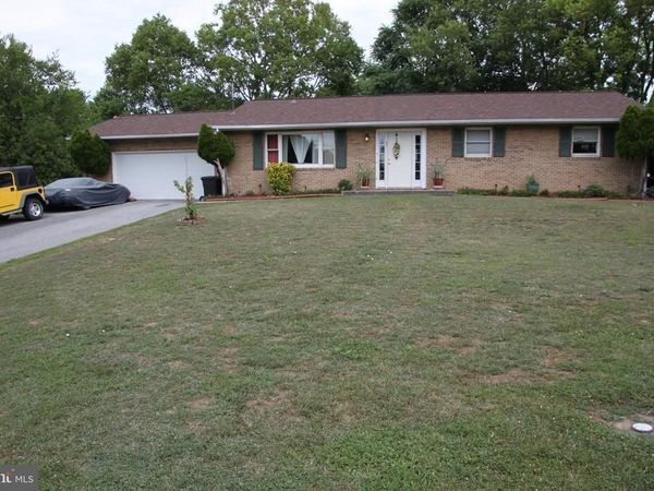 637 MIMOSA DRIVE , MARTINSBURG, WV 25404