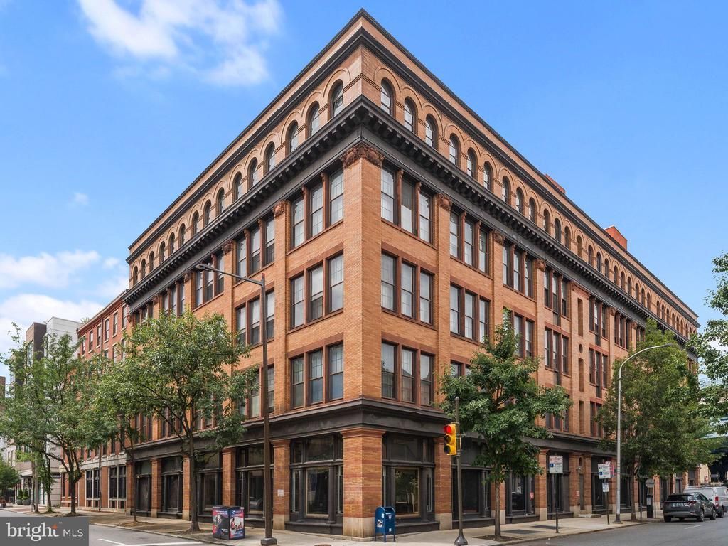 301 00 RACE STREET , PHILADELPHIA, PA 19106