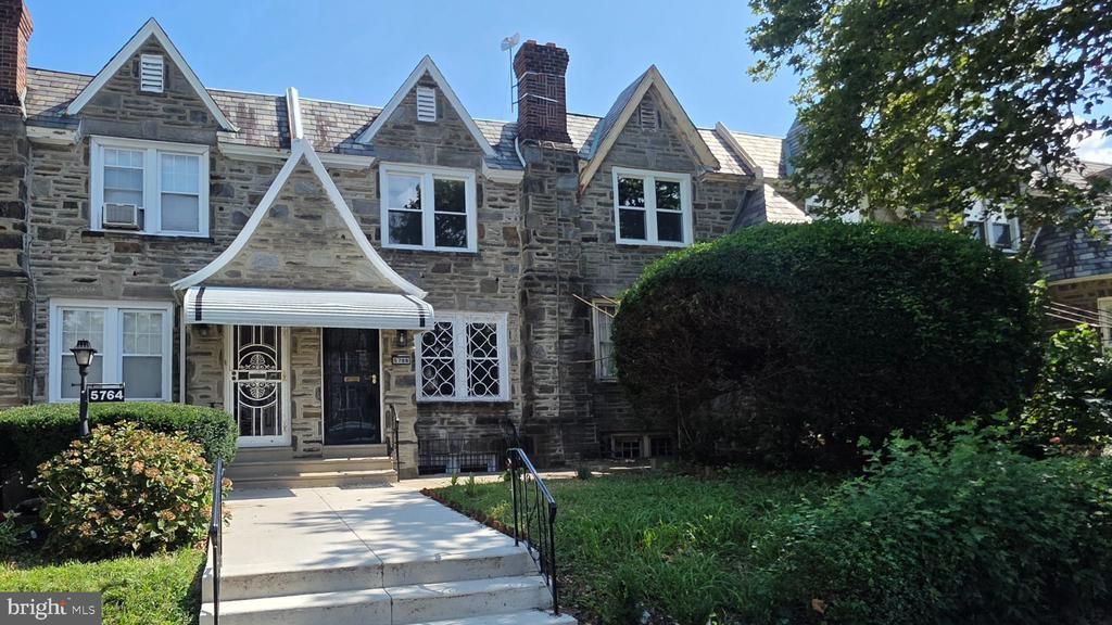5766 W JEFFERSON STREET , PHILADELPHIA, PA 19131