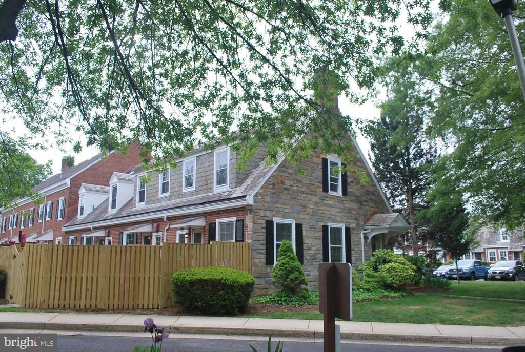 3417 S Utah Street, Arlington, VA 22206 Main Photo