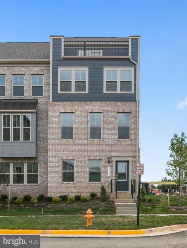 3811 Shale Ridge Road, Woodbridge, VA 22193 Main Photo
