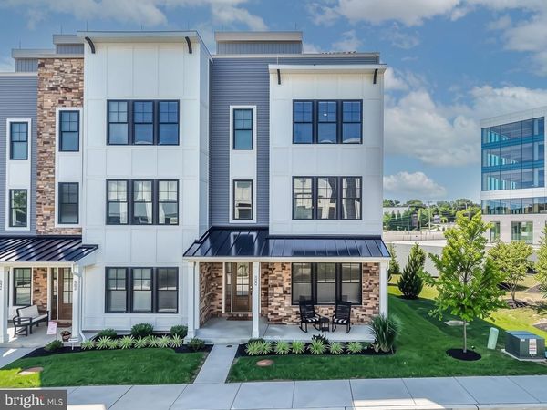 300 SQUIRE DRIVE , NEWTOWN SQUARE, PA 19073