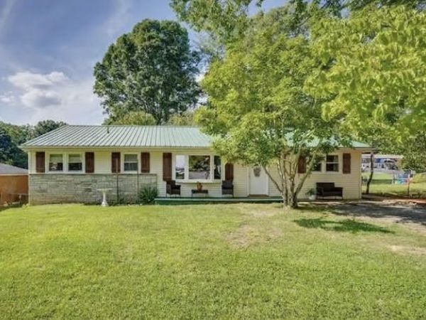 413 Holly Street, Mount Carmel, TN 37645