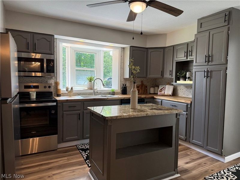 1365 Jewel Bay Road , Cortland, OH 44410 Photo 8