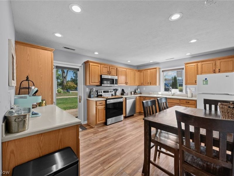 419 Miami Place, Huron, OH 44839 Photo 12
