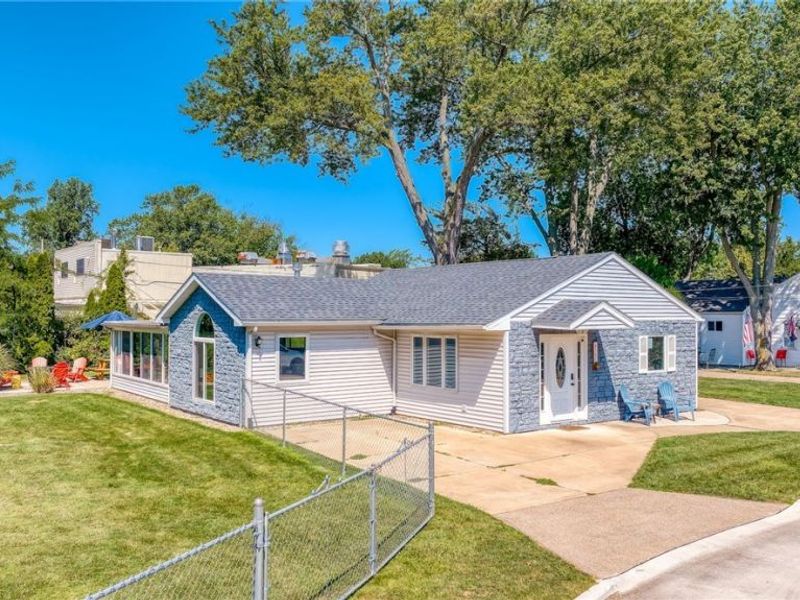 419 Miami Place, Huron, OH 44839 Photo 2