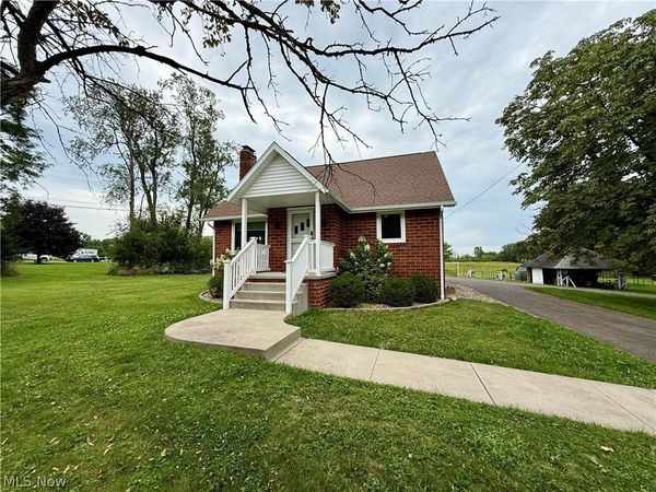 2476 Ravenna Avenue NE, East Canton, OH 44730