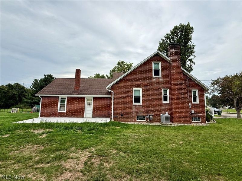 2476 Ravenna Avenue NE, East Canton, OH 44730 Photo 32
