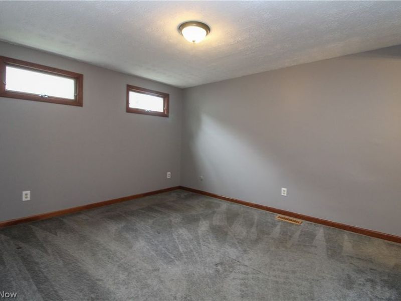 804 Texas Avenue , Mc Donald, OH 44437 Photo 16