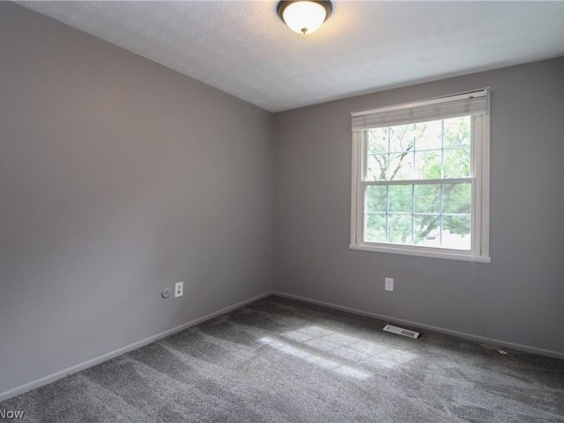 804 Texas Avenue , Mc Donald, OH 44437 Photo 17
