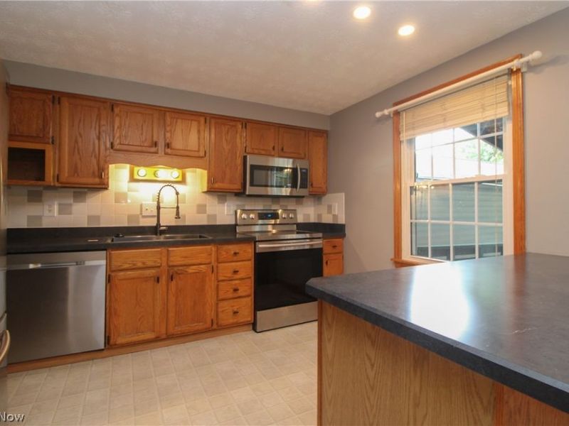 804 Texas Avenue , Mc Donald, OH 44437 Photo 7