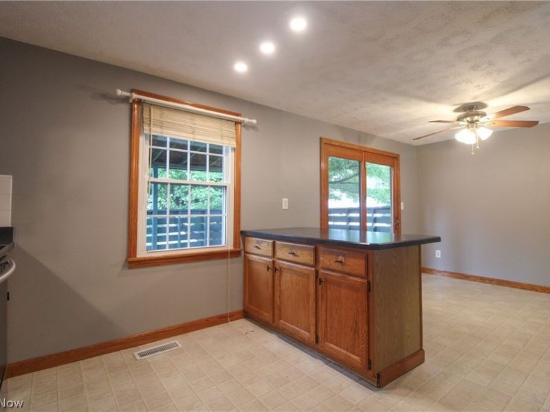 804 Texas Avenue , Mc Donald, OH 44437 Photo 9