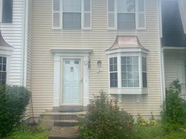 4 HARBERT COURT , STERLING, VA 20165