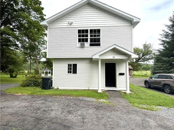 55 University Avenue , Hamilton, NY 13346