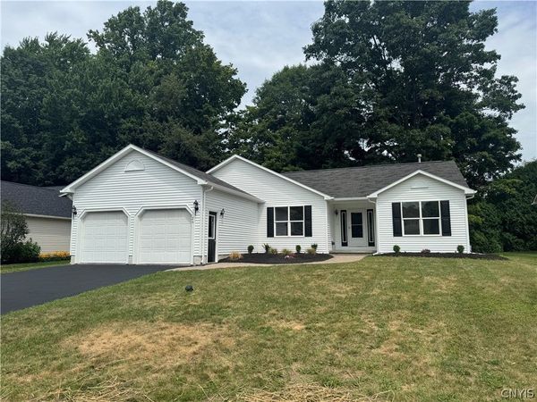 26 Orangewood Drive, Liverpool, NY 13090