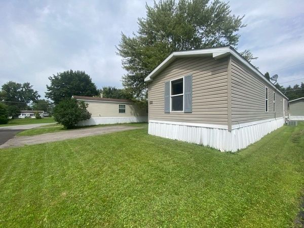 121 Tidd Circle, Farmington, NY 14425
