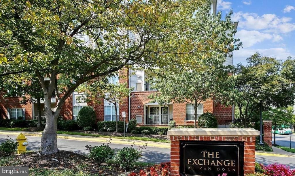 4870 Eisenhower Avenue, Unit 407, Alexandria, VA 22304 Main Photo