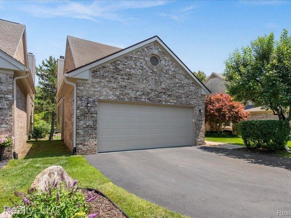 45317 Stonehedge Drive, Plymouth Township, Mi 48170